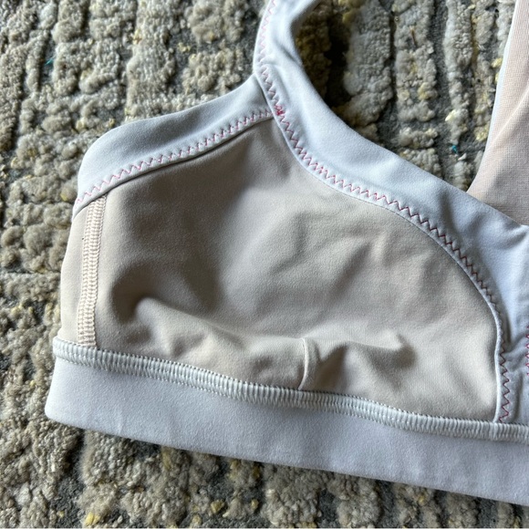 Lululemon Run: Sprint Bra Parfait Pink / White size 6 - Picture 8 of 8